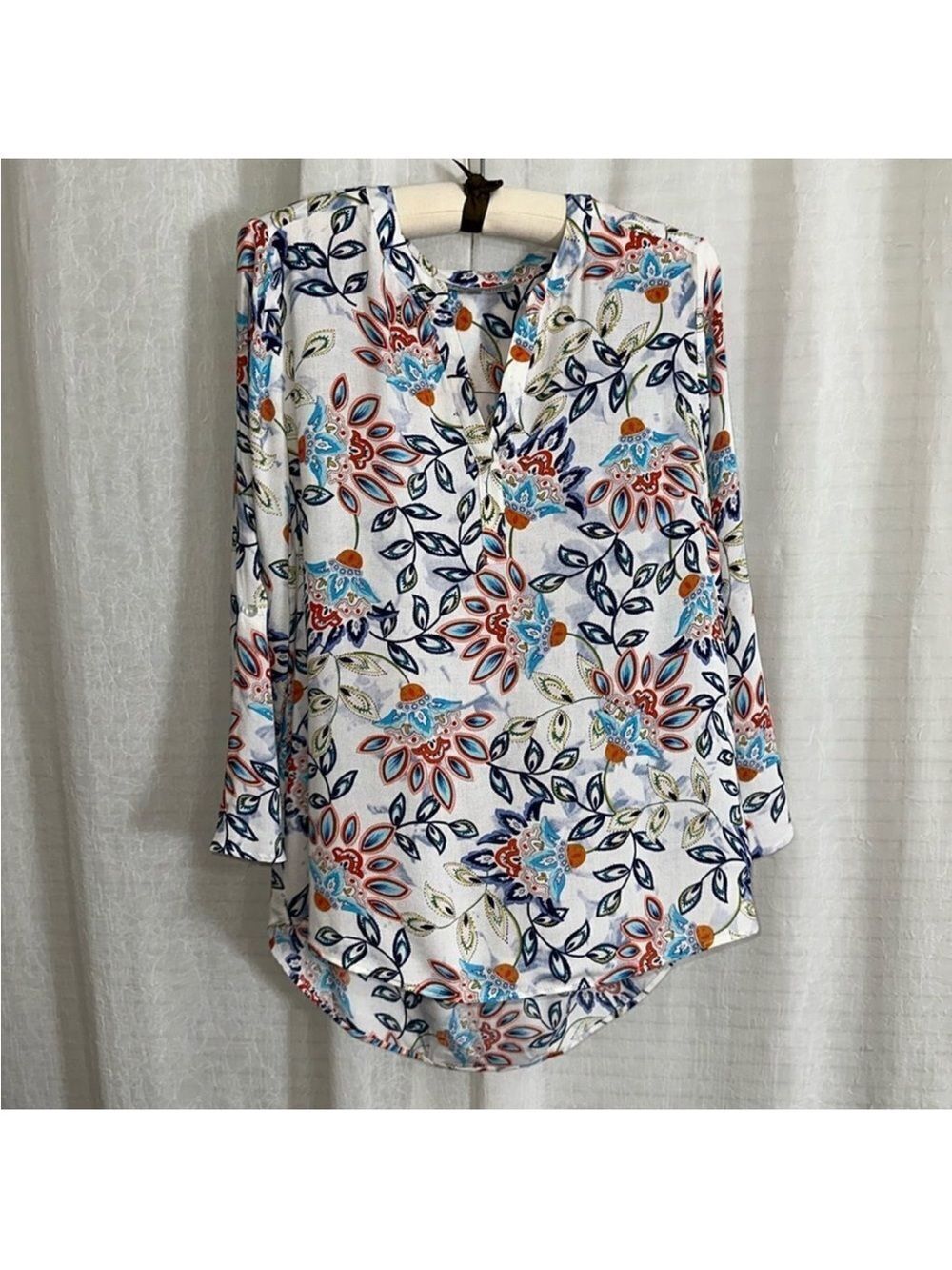 daniel rainn M White Blue Coral Floral High Low QuarterāRoll Up Sleeve Yoke Top
